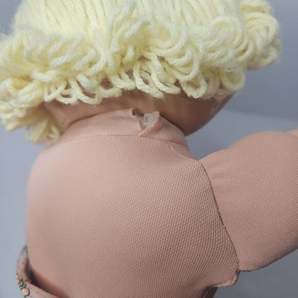 Vintage Cabbage Patch Kids Girl Doll 1978 1983 114 Blonde Hair Green Eyes Tooth - Picture 6 of 16